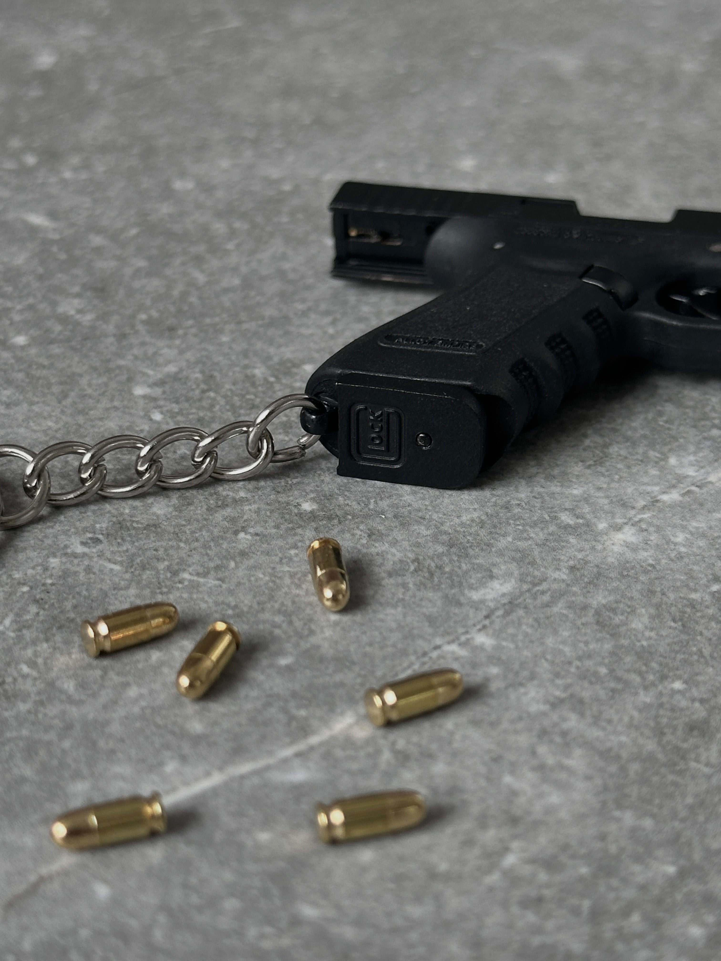 Clickraid™ Glock 17 Ejection Detachable Keychain – ClickRaid