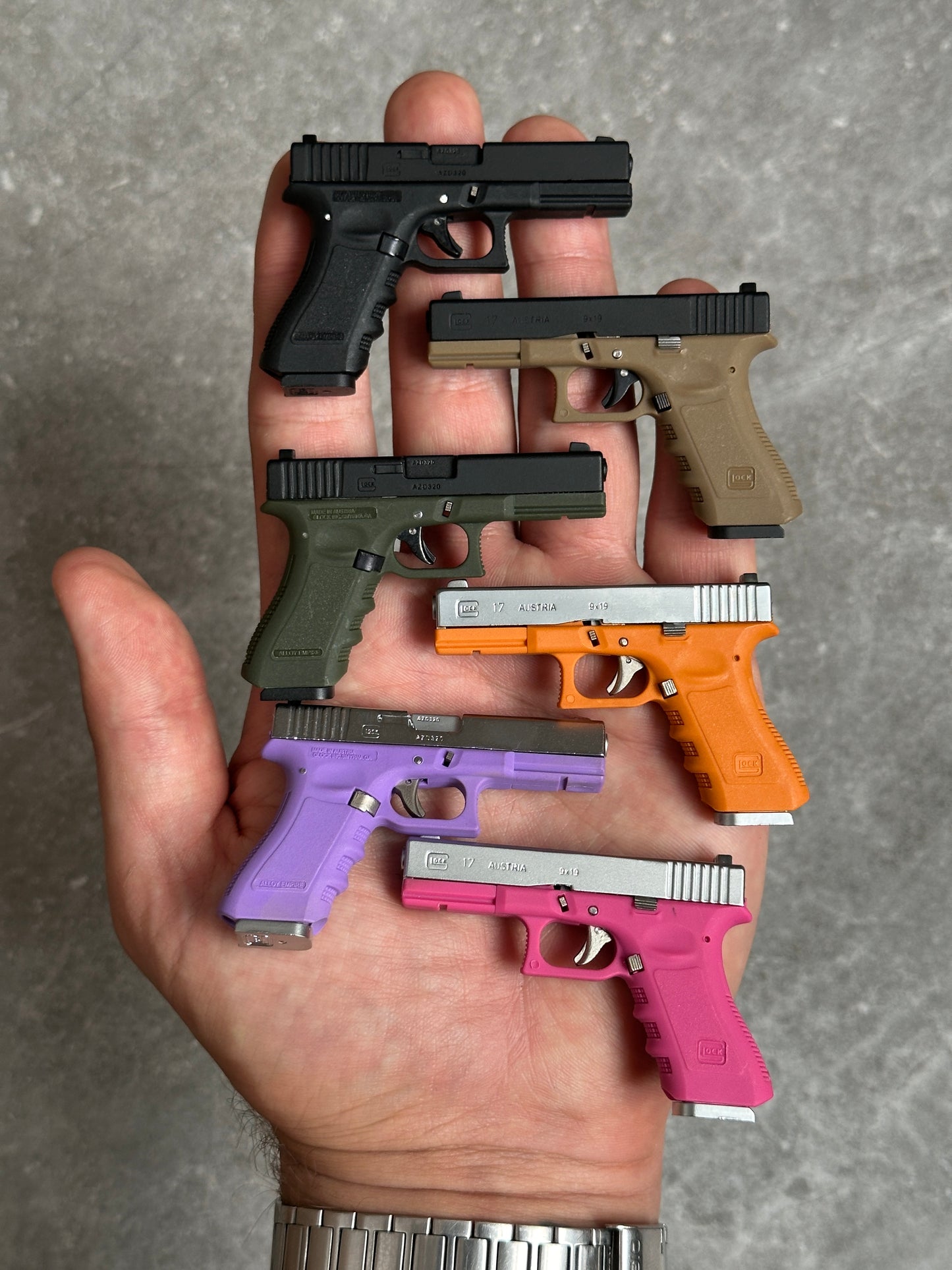Clickraid™ Glock 17 Ejection Detachable Keychain — Spectrum Edition