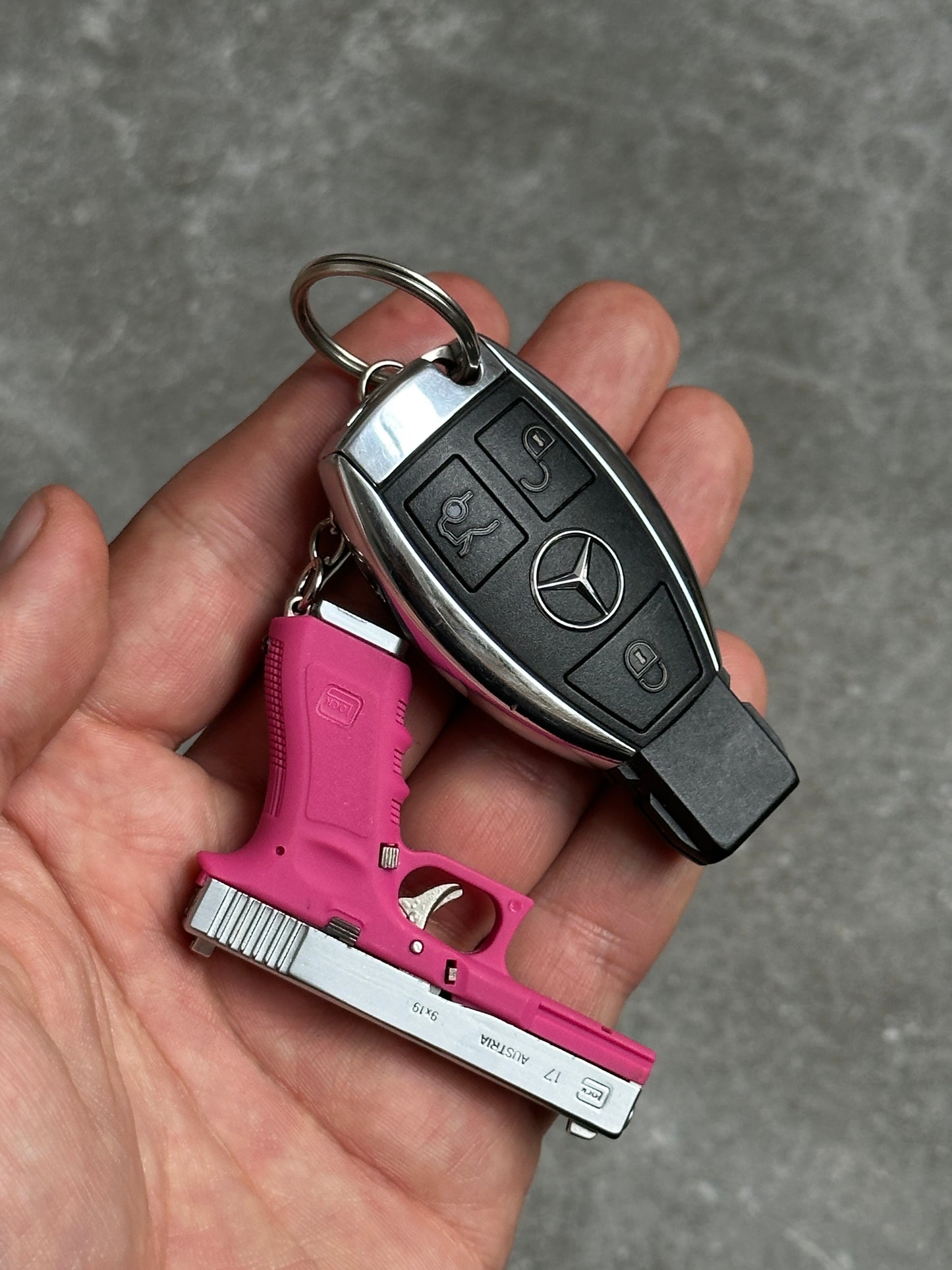 Clickraid™ Glock 17 Ejection Detachable Keychain — Spectrum Edition