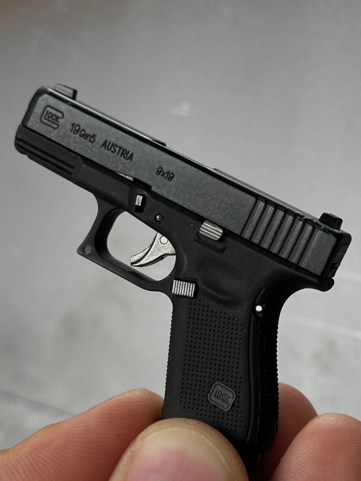 Clickraid™ Glock 19 Ejection Detachable Keychain with case