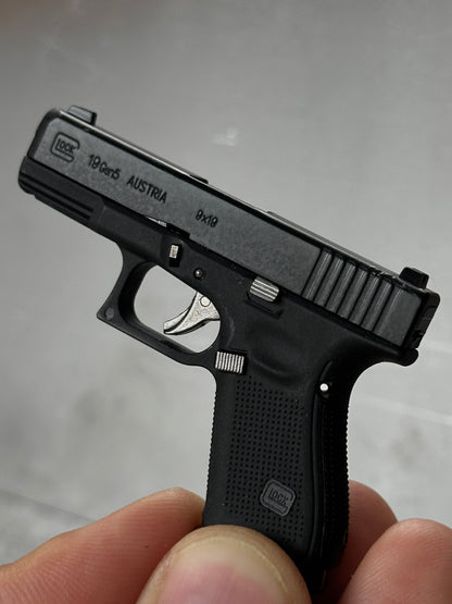 Clickraid™ Glock 19 Ejection Detachable Keychain with case