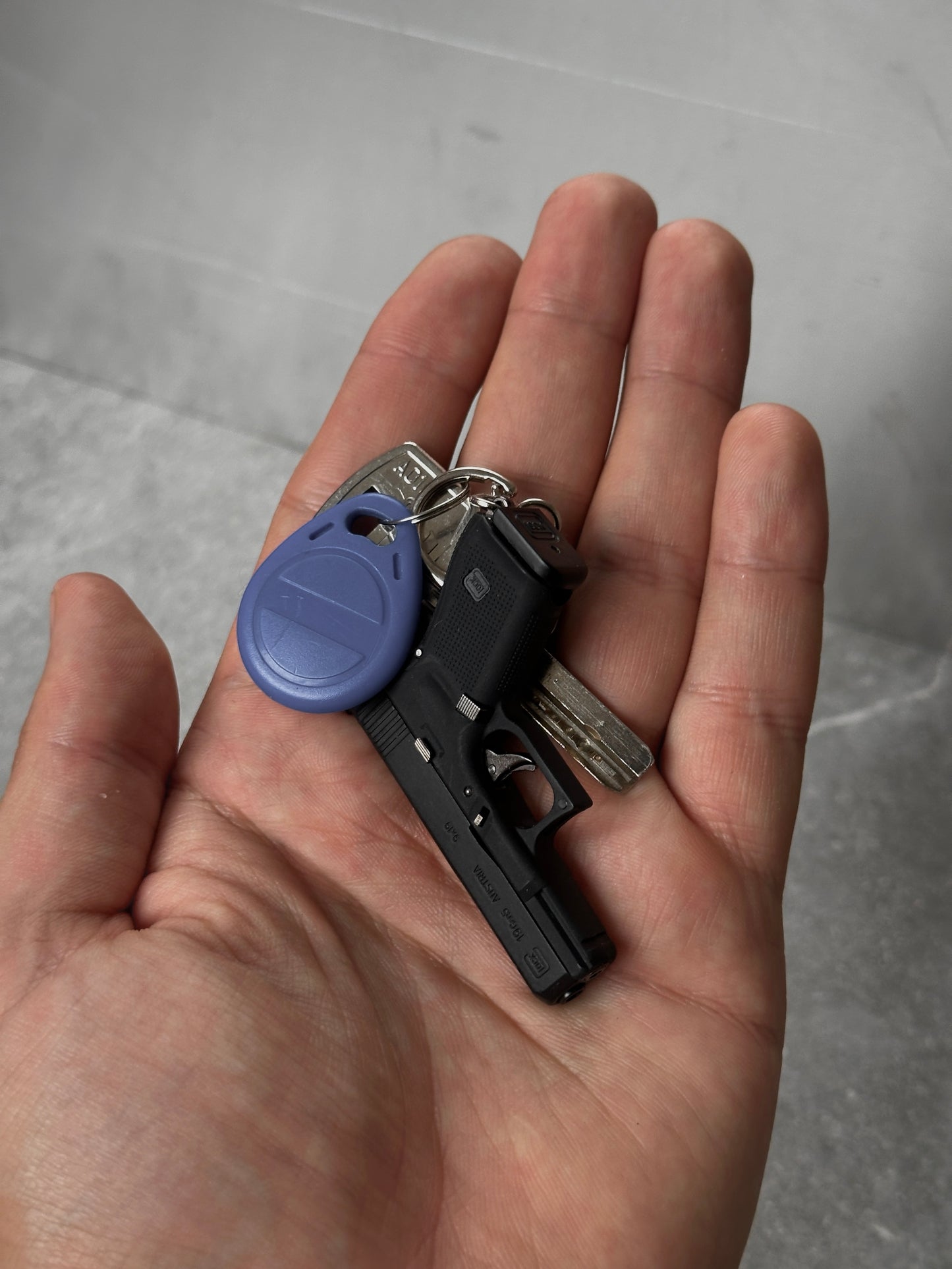 Clickraid™ Glock 19 Ejection Detachable Keychain with case