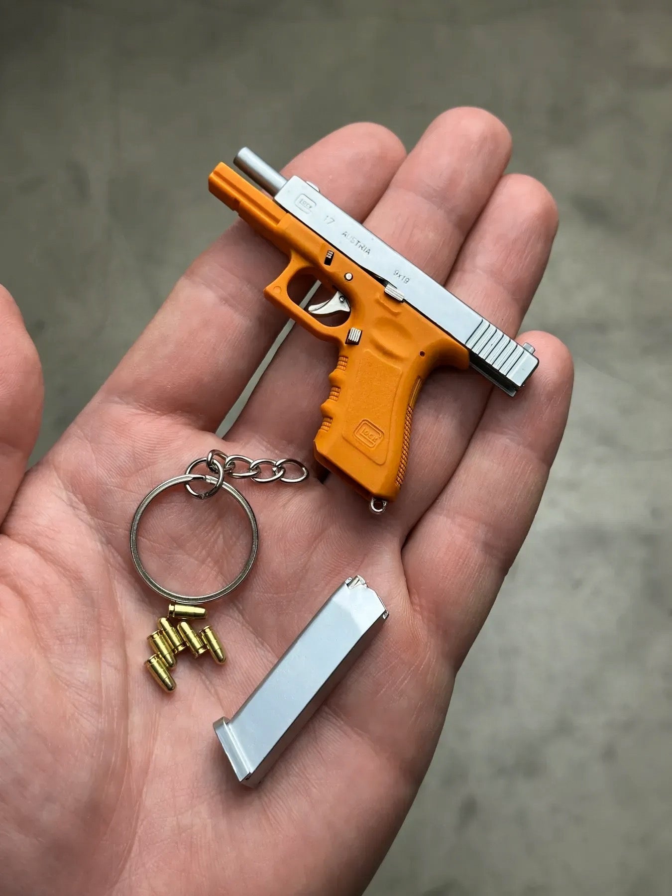 Clickraid™ Glock 17 Ejection Detachable Keychain — Spectrum Edition
